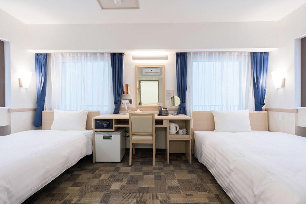 Toyoko Inn Osaka Kyobashi Sakuranomiya Buitenkant foto