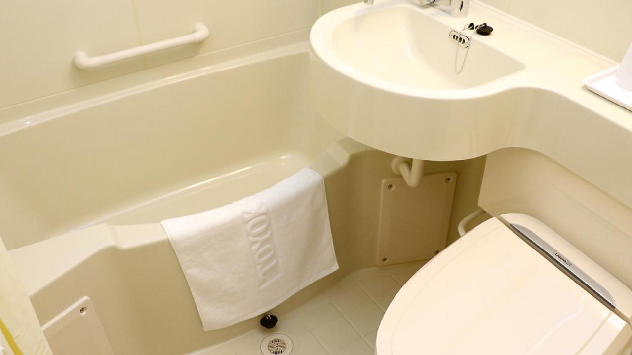 Toyoko Inn Osaka Kyobashi Sakuranomiya Buitenkant foto